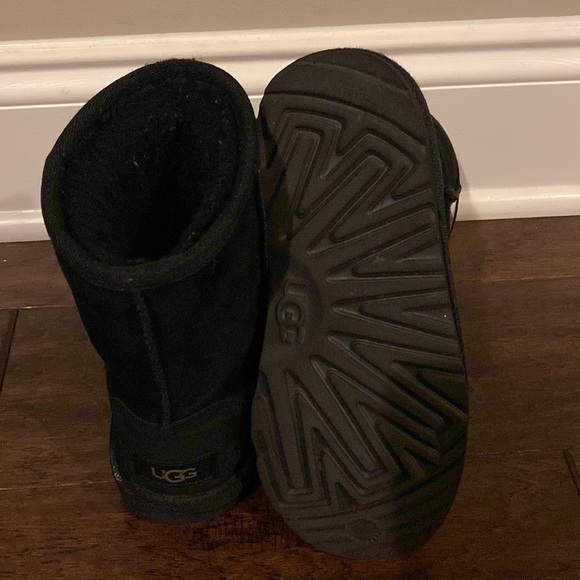 Black Toddler Uggs boots. Great condition - Picture 4 of 4